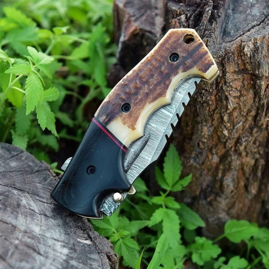 Damascus steel handmade tracker folding knife