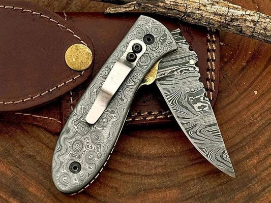 Damascus steel handmade pocket folding knife