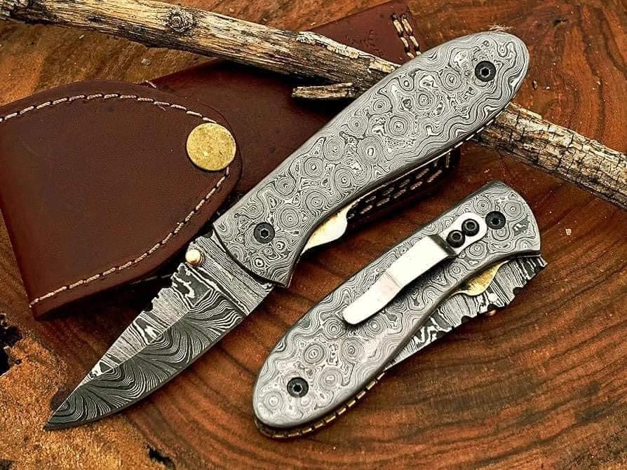 Damascus steel handmade pocket folding knife