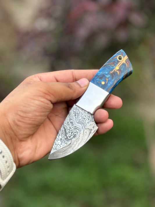 Damascus steel handmade EDC knife