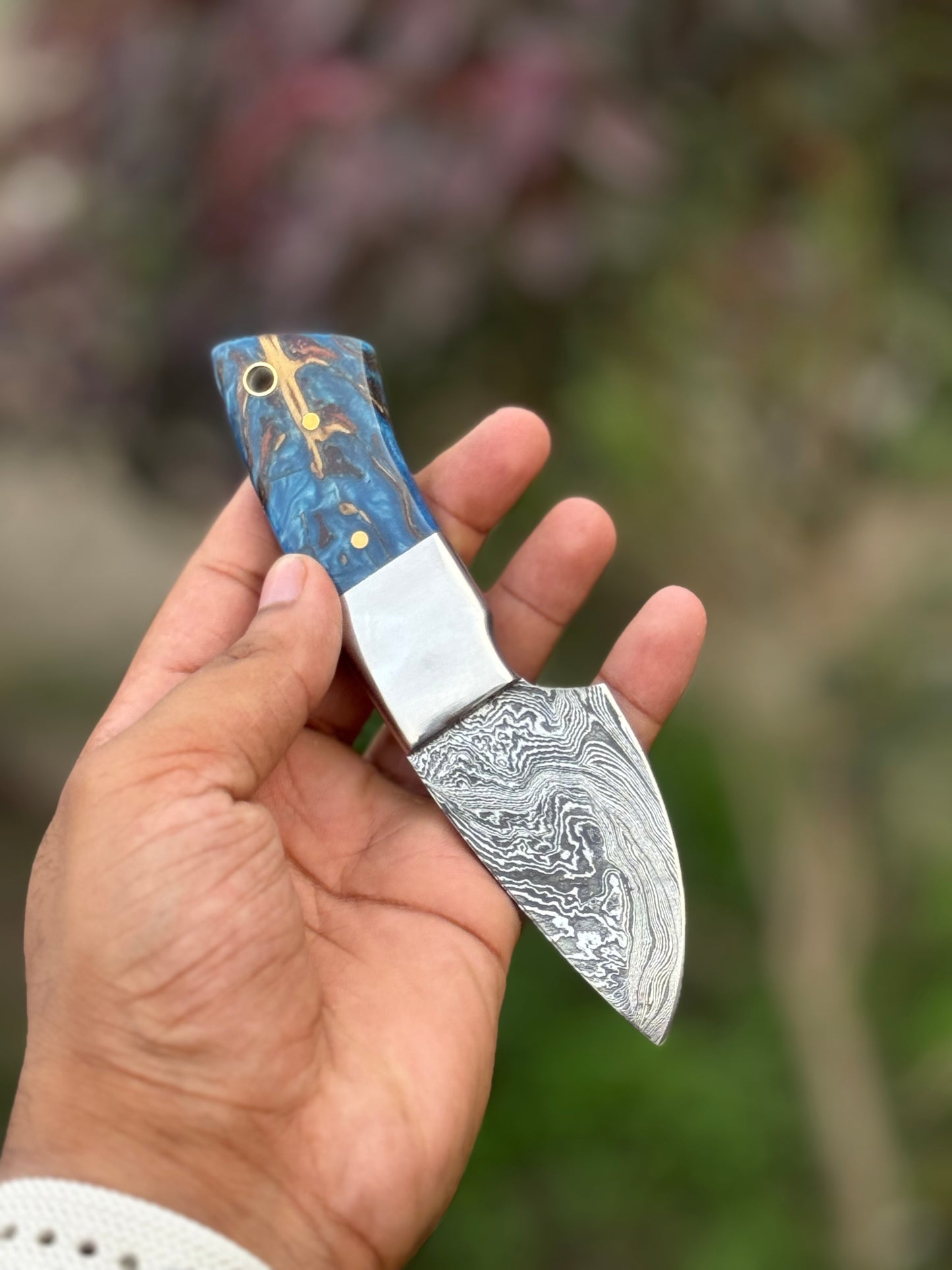 Damascus steel handmade EDC knife