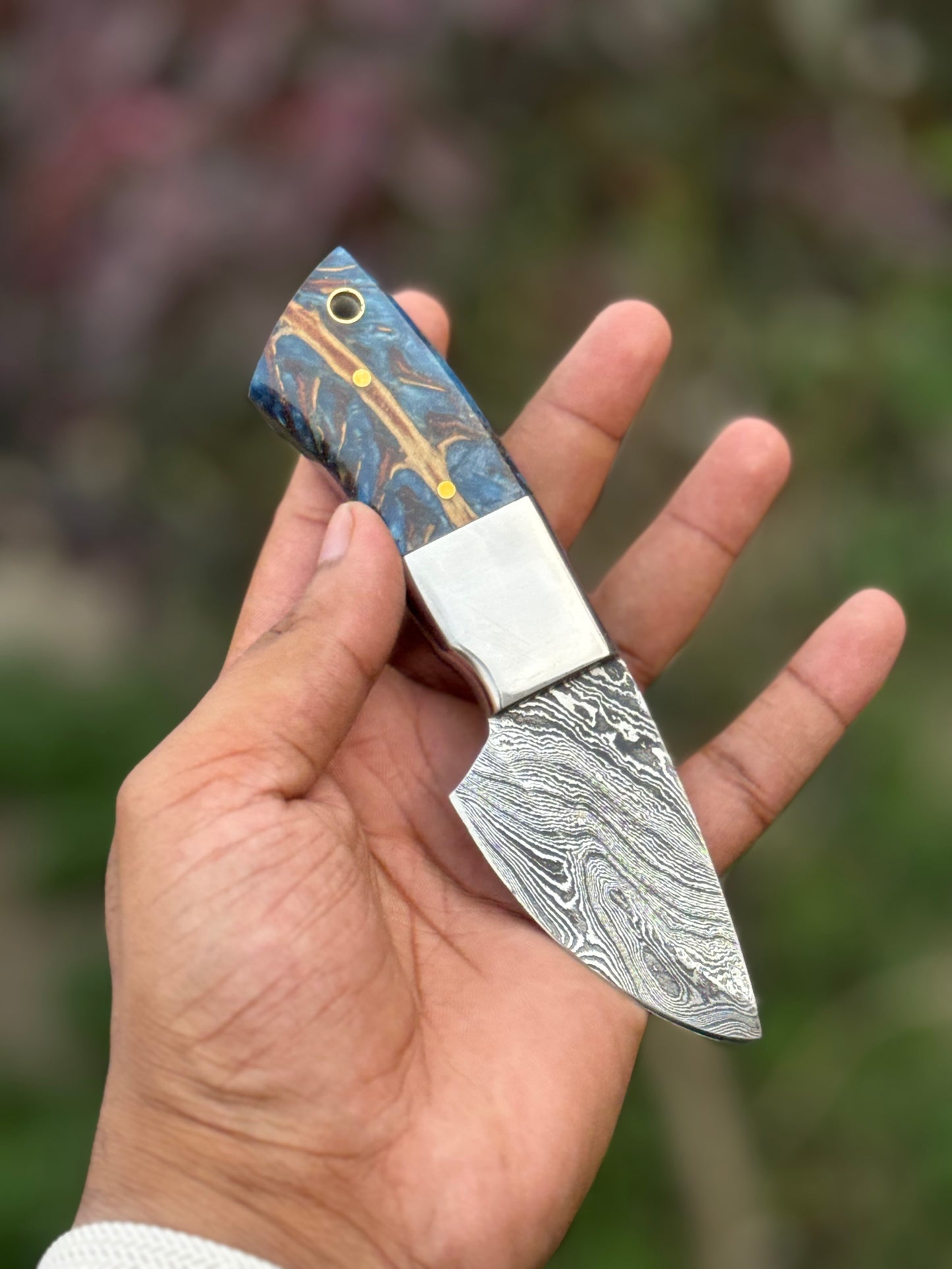 Damascus steel handmade EDC knife