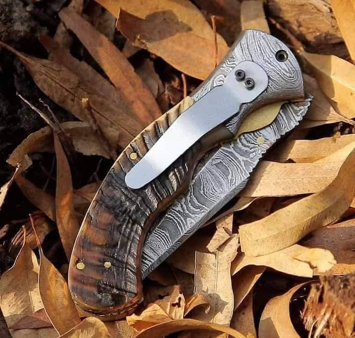 Damascus steel handmade pocket folding knife sheep horn